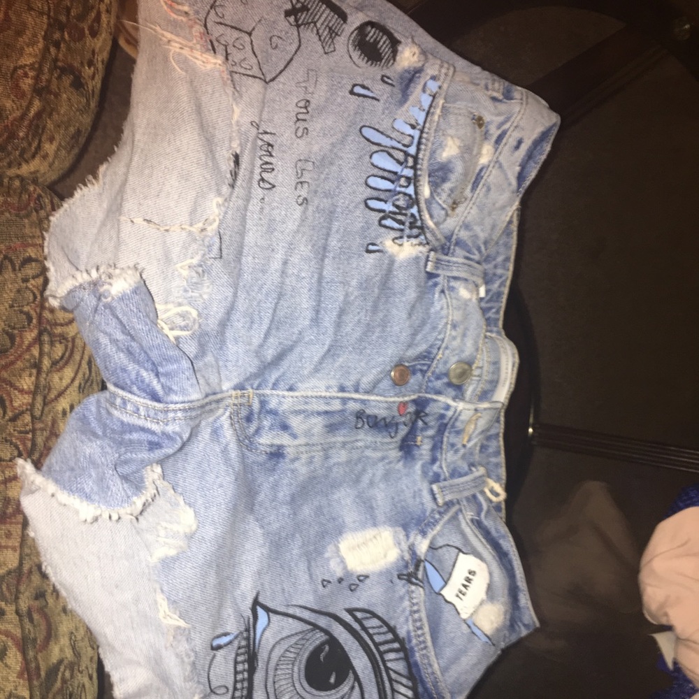 Distressed graffiti art shorts
